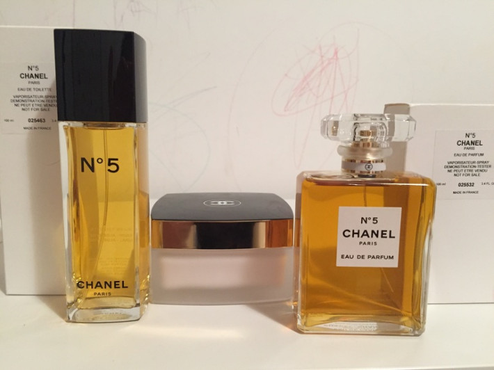 Духи шанель 5 в летуаль. Chanel n5. Туалетка Парфюм. Элитный Парфюм с летуаля. Chanel n5 400 ml Volume.